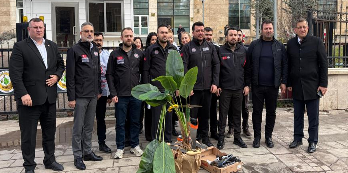 Çiftçioğlu kağıt israfından yakındı