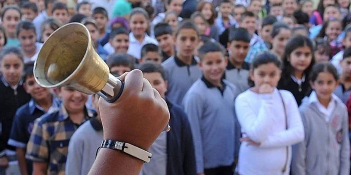 Okullarda ara tatil kaldırlıyor mu? Bakan Tekin canlı yayında yanıt verdi