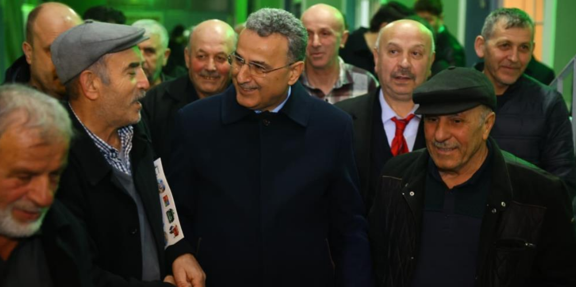 İlkadım’da İhsan Kurnaz İlk Teravihte Vatandaşlarla Bir Araya Geldi