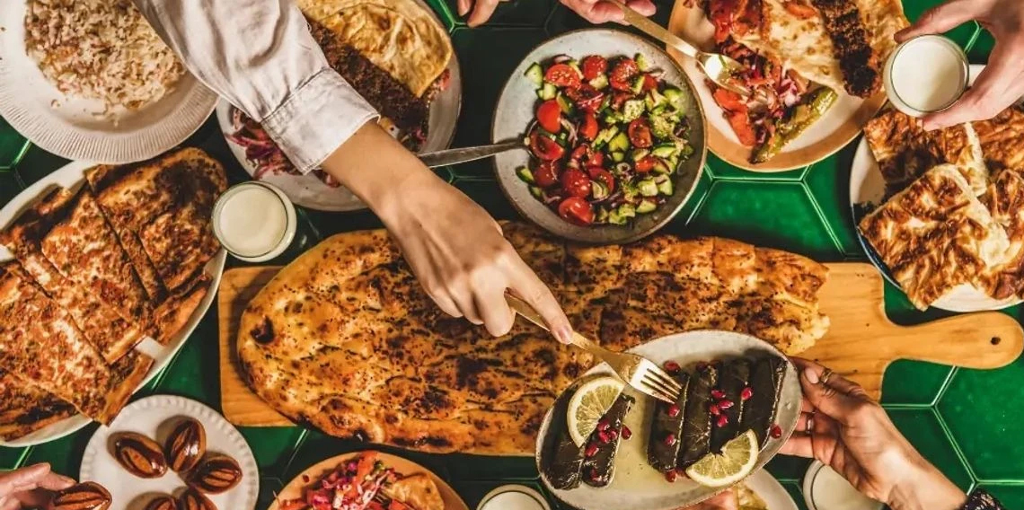 Ramazanda en büyük hata aşırı yemek