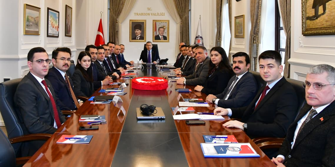 Trabzon Valisi Tahir Şahin, Mülki İdare Amirleriyle Toplantı Yaptı