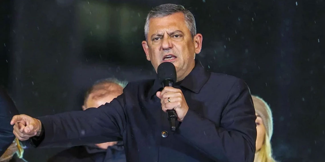 Özgür Özel'den mahkeme salonu iddiası: O gök kubbeyi tepenize yıkacağız