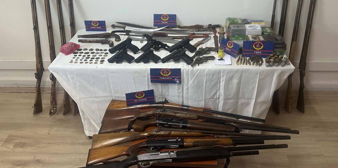 Ev değil, adeta cephanelik