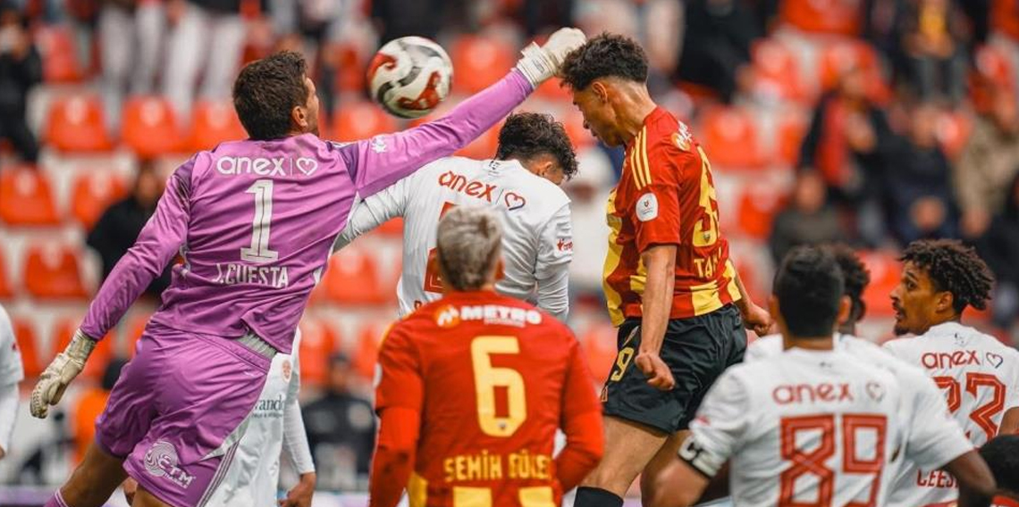 Genç Talha’dan altın vuruş