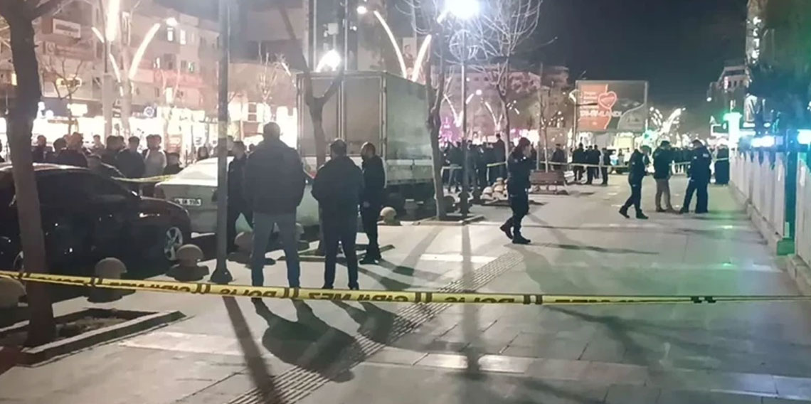 Uzun namlulu silahla çevreye rastgele ateş açtı! Yaralılar var...