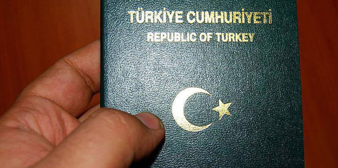 Yeşil pasaportun kapsamı genişliyor: Şartlar dikkat çekti!