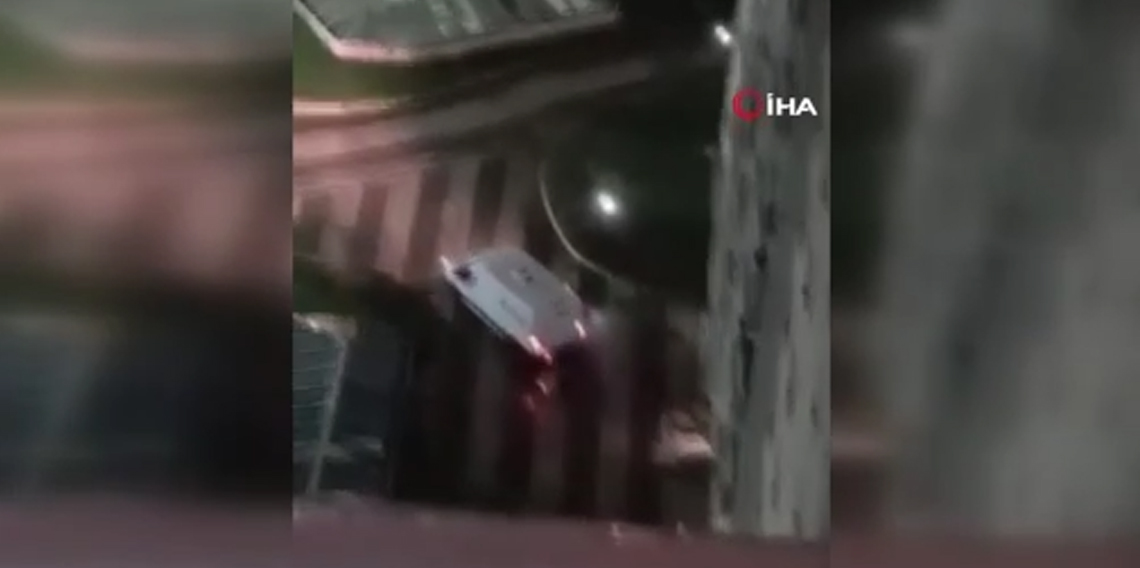 Bir sitede 2 kişi silahla vurulmuş halde ölü bulundu