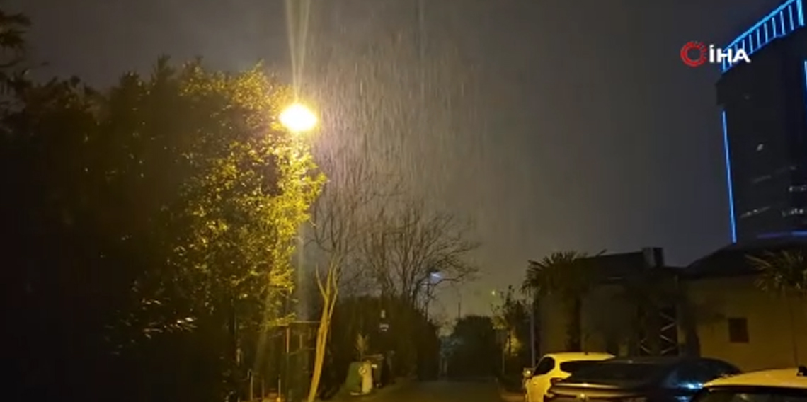 İstanbul’da sağanak yağış etkili oldu