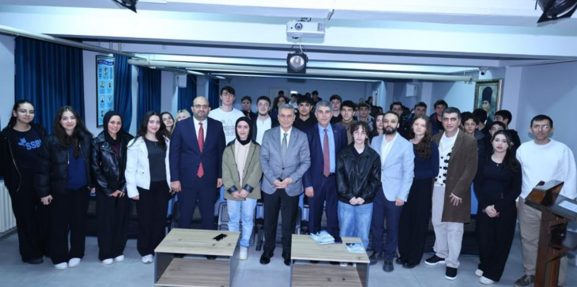 Başkan İhsan Kurnaz, ‘Maarifin Kalbinde Ramazan’ Programında Öğrencilerle Buluştu