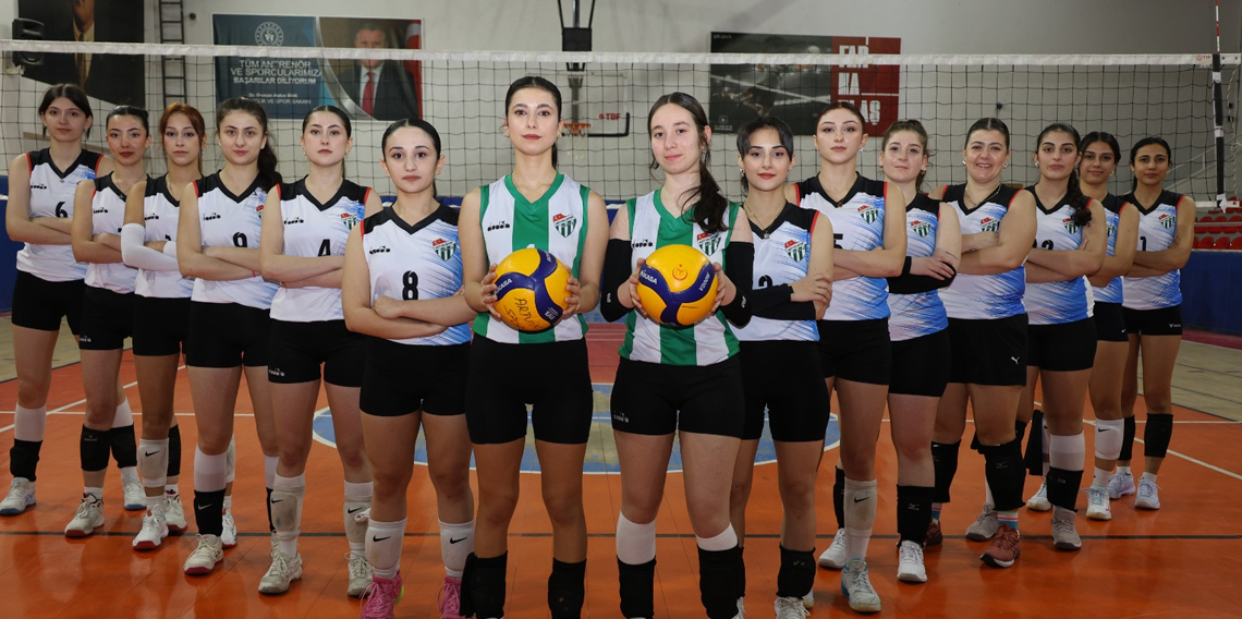 Artvinspor, kadın ve erkek bölgesel voleybol ligine hazırlanıyor