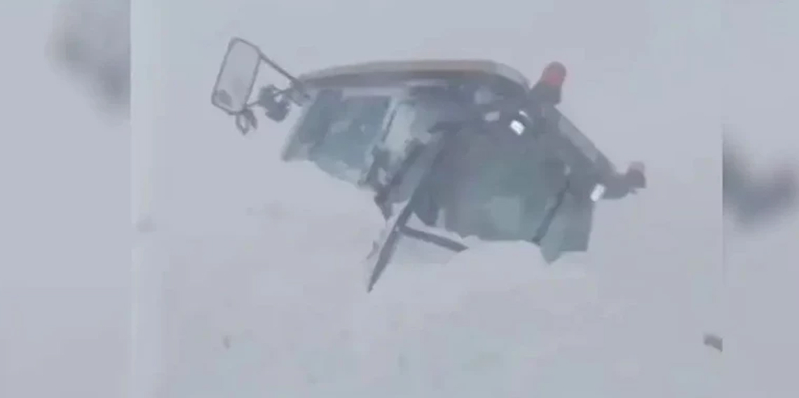 Kar temizliği yapan ekiplerin üzerine çığ düştü!