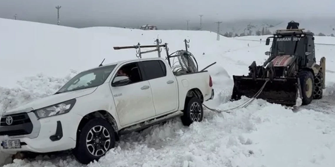 Muş’ta kar yolları kapattı: 173 köy yolu ulaşıma kapandı