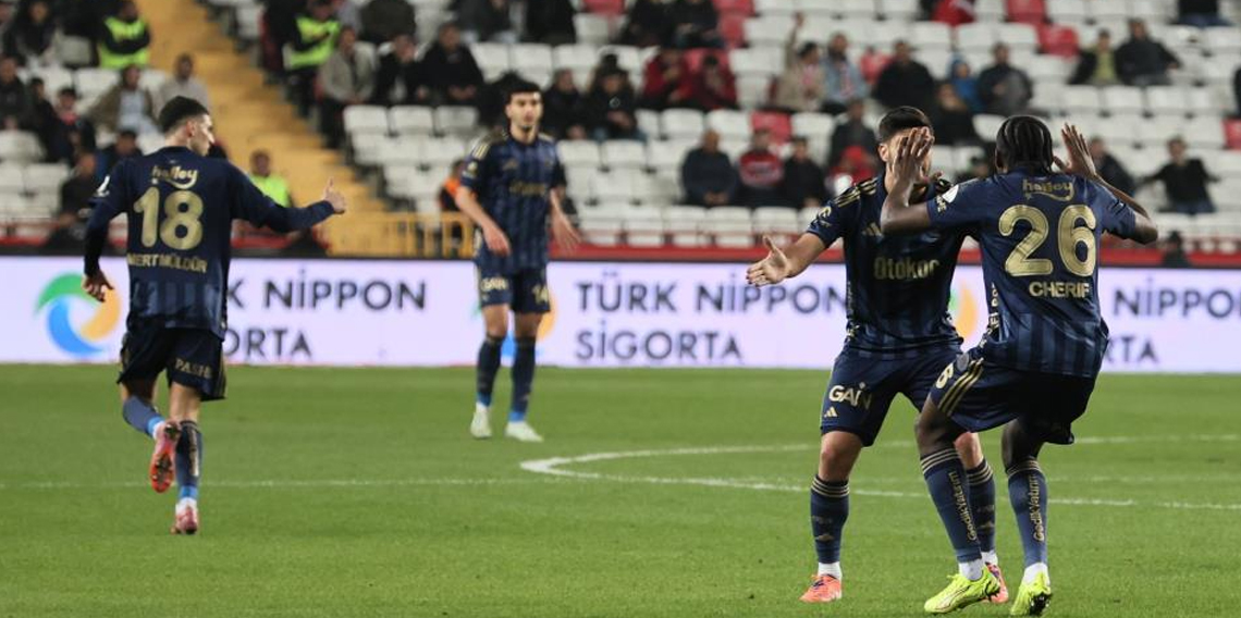 Fenerbahçe, 3. kez 2-0 geriye düştüğü maçta puan aldı