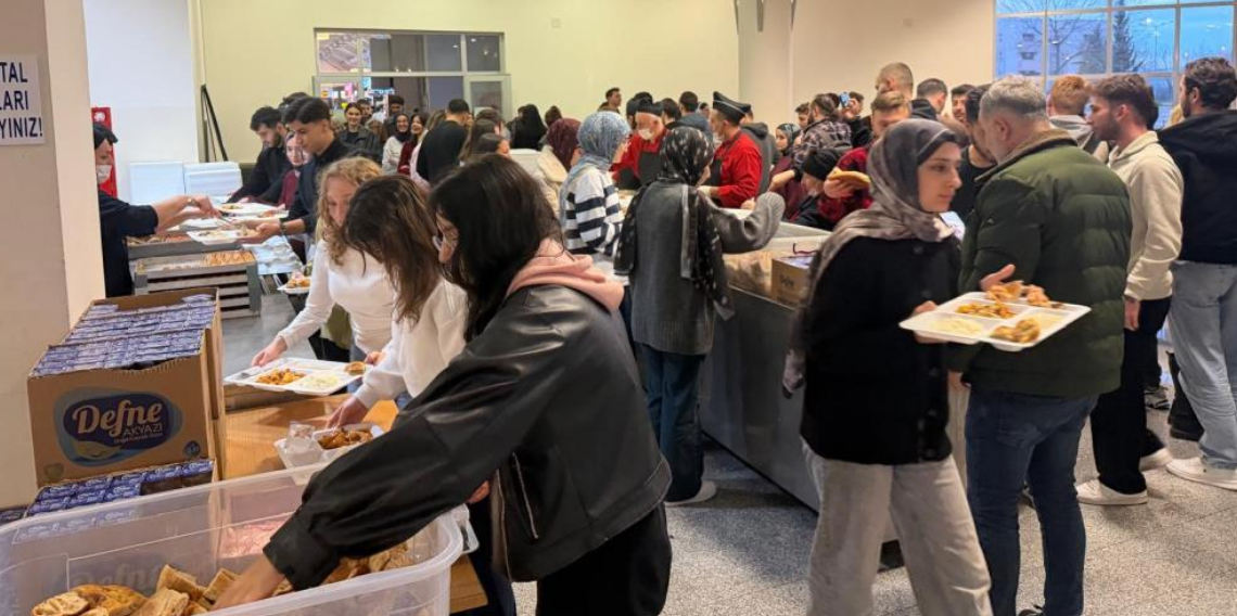 OMÜ’de ‘Birlik Sofrası’ Binlerce Öğrenciyi Ramazan’da Aynı Masada Buluşturuyor