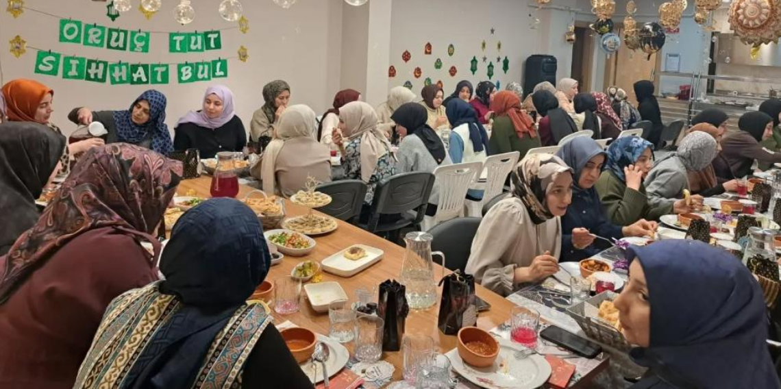 Bayburt’ta Üniversiteli Gençler Ramazan Boyunca Birlikte İftar ve Sahur Yaptı