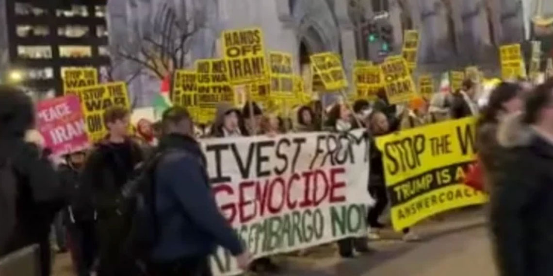 ABD ve İsrail'in saldırıları New York'ta protesto edildi