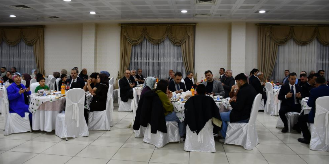 Vezirköprü’de Yetim ve Öksüz Çocuklar İçin Renkli İftar Programı Düzenlendi