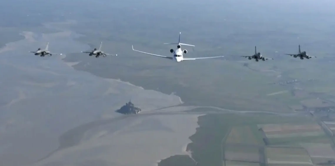 Korku büyüyor! Macron konuşma yapmaya 4 savaş uçağıyla gitti