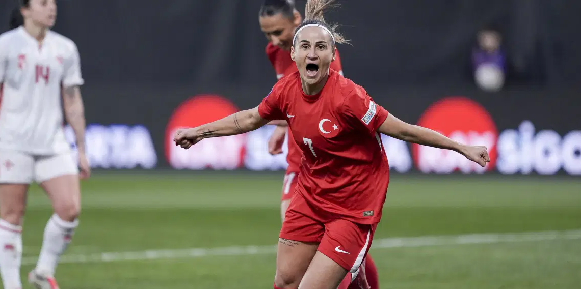 Kadın Milliler 3 golle şov yaptı!