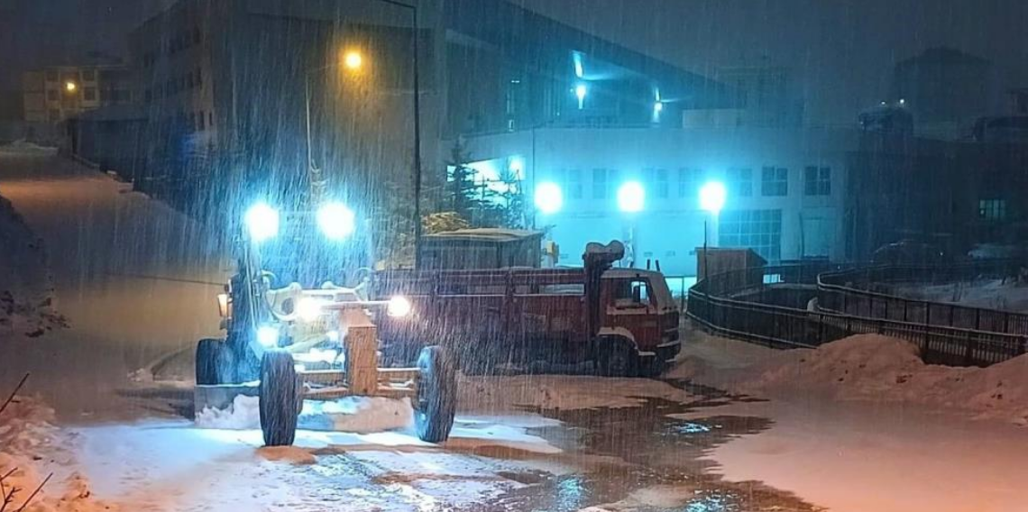 Bayburt’ta Kar Mesaisi, Belediye Ekipleri 7/24 Sahada