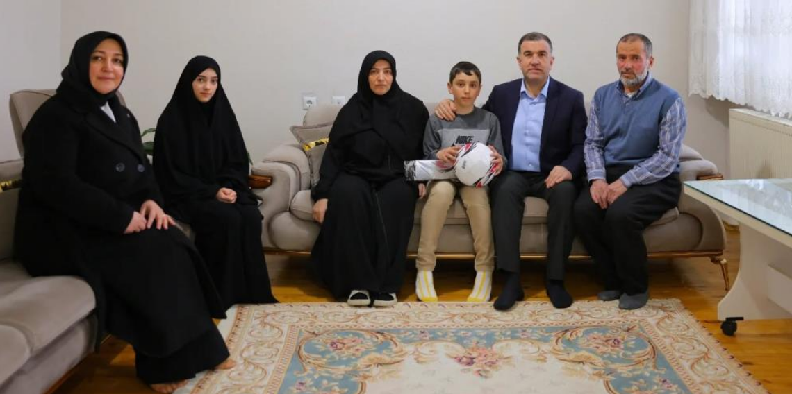 Bayburt Valisi Eldivan’dan Kaleardı Mahallesi’nde Vatandaşlarla Buluştu