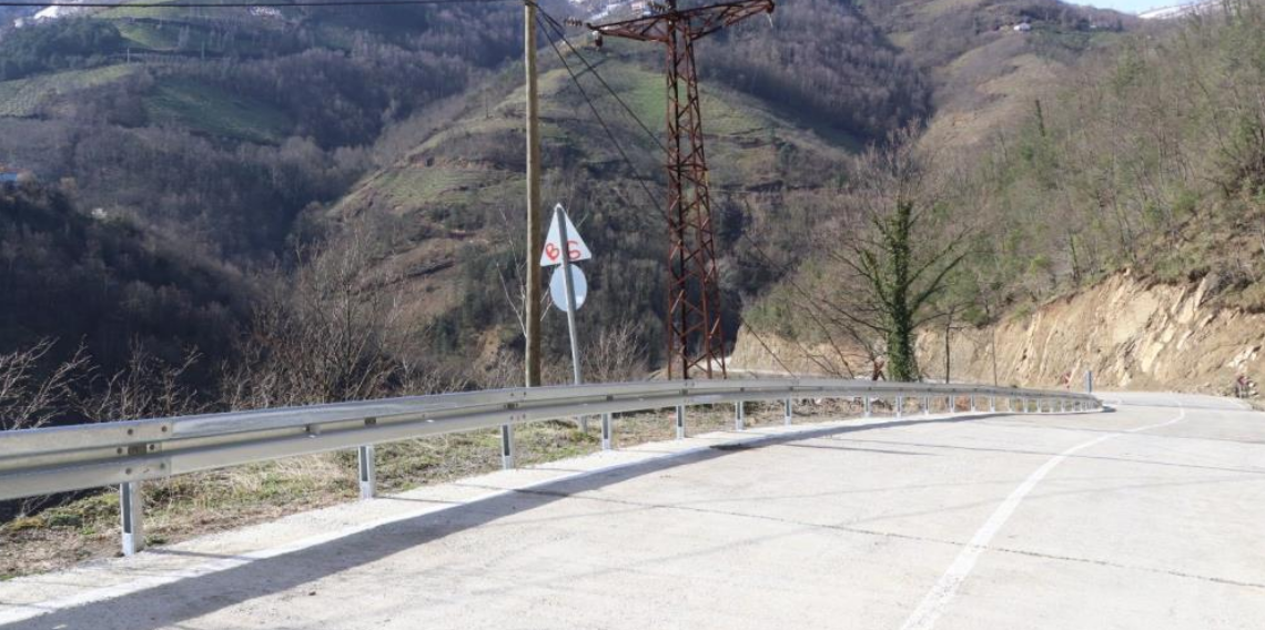 Ayvacık’ta Ölümlü Kazaların Yaşandığı Hapan Grup Yolu’nda Bariyer Çalışması Başladı