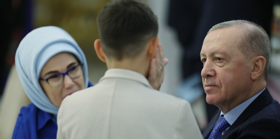 Cumhurbaşkanı Erdoğan, devlet himayesindeki çocuklarla gönül sofrasında buluştu