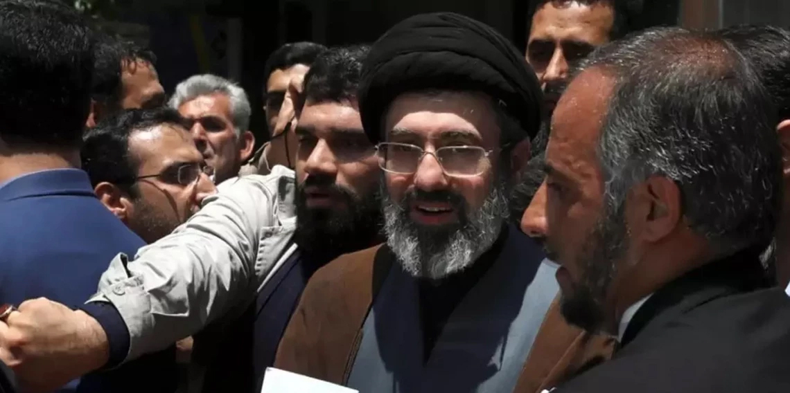 Tahran’da on binlerce kişi yeni dini lider Mücteba Hamaney’e destek için meydanlarda