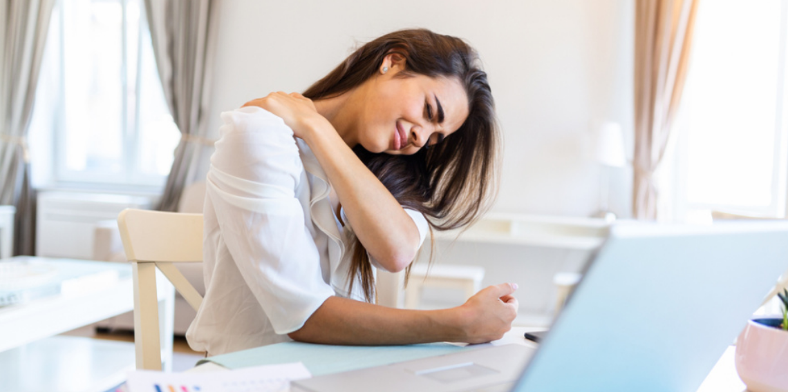 Masa Başı Çalışma Omurgayı Tehdit Ediyor