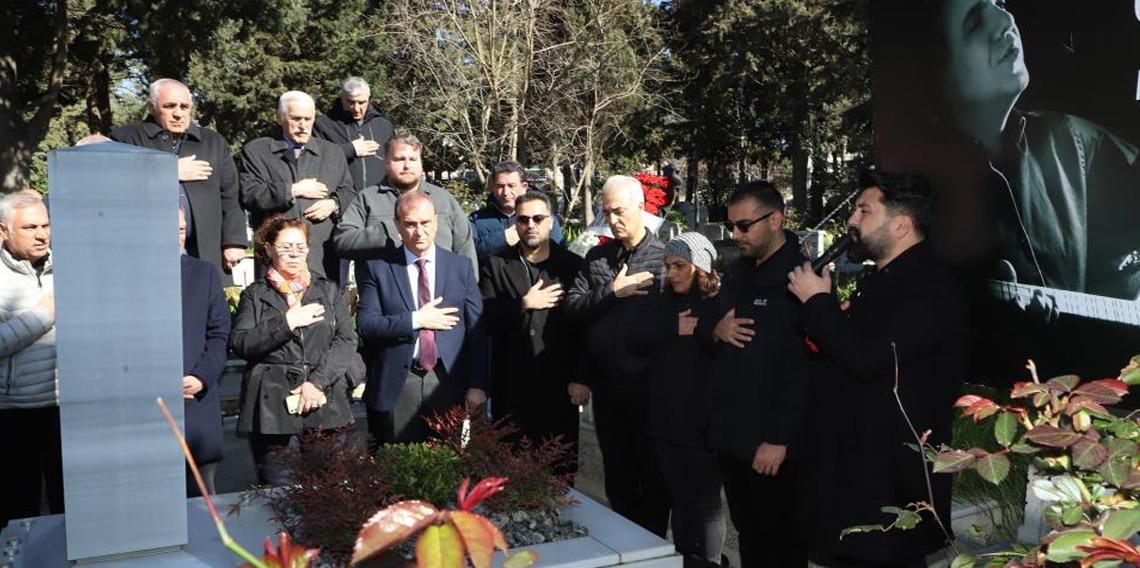 Emre Saltık, vefatının 9. yıl dönümünde kabri başında anıldı
