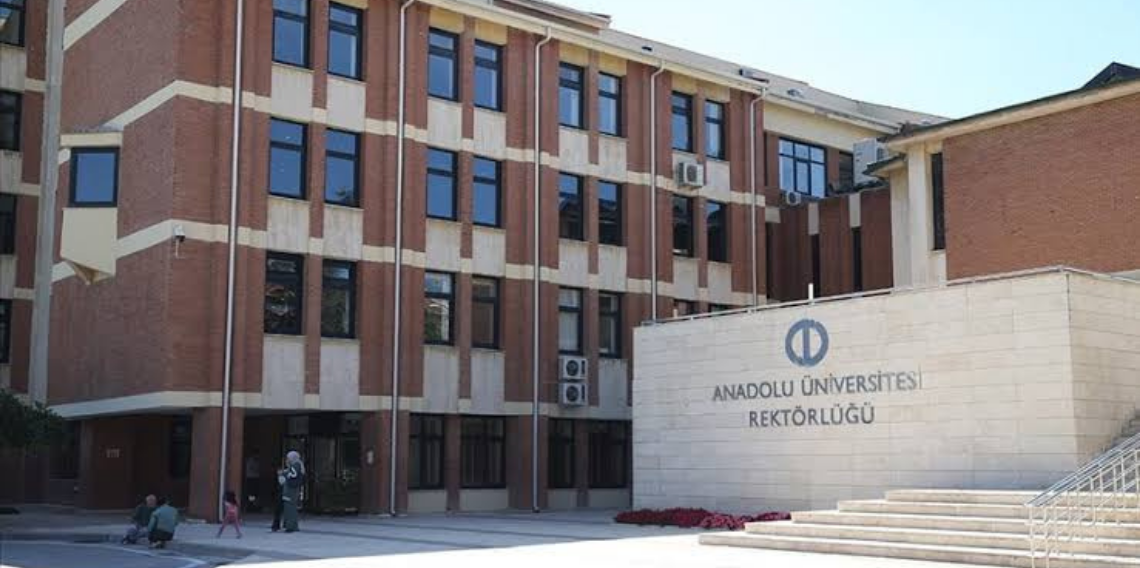 Anadolu Üniversitesinde Dijital Habercilik ve Yapay Zekâ Eğitimi Programı düzenlenecek