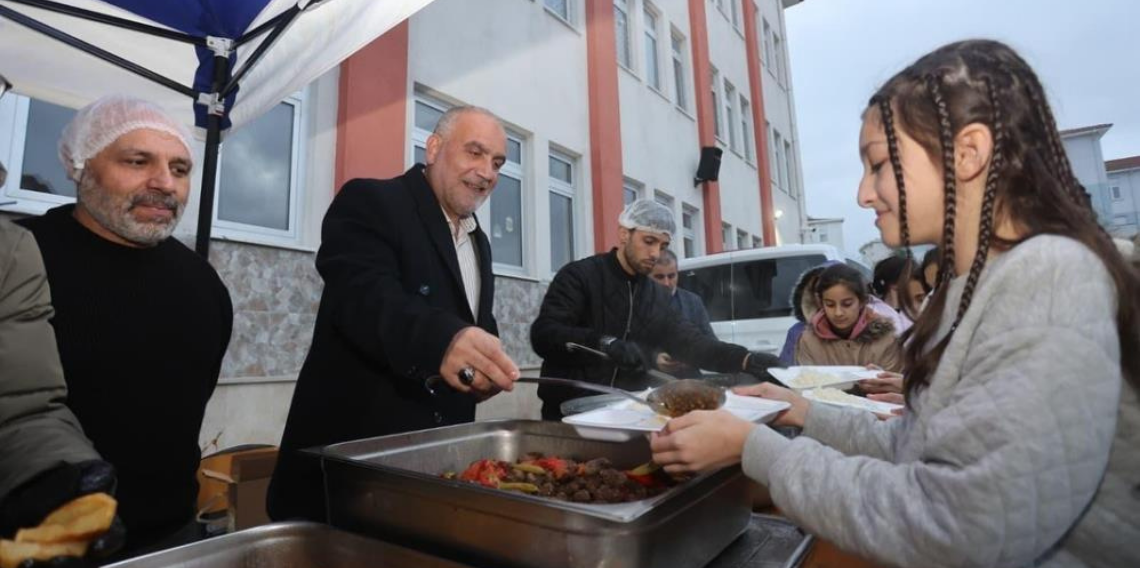 Başkan Sandıkçı, öğrencilerin iftar sevincine ortak oldu