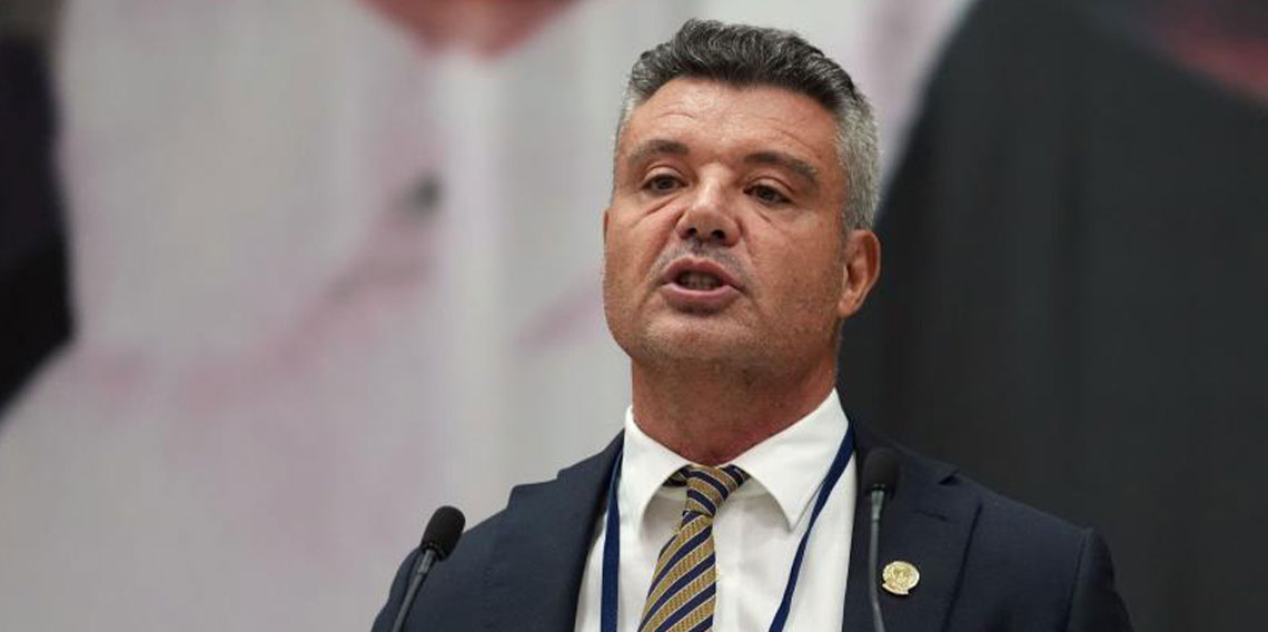 Fenerbahçe, Tedesco ile devam kararı aldı