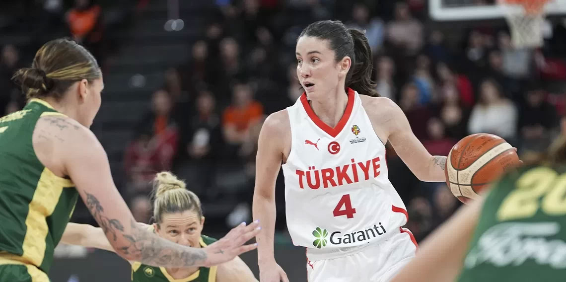 Kadın milliler sonunu getiremedi