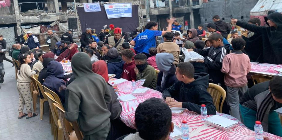 Esenler'den Gazze'ye 10 bin kişilik iftar sofrası