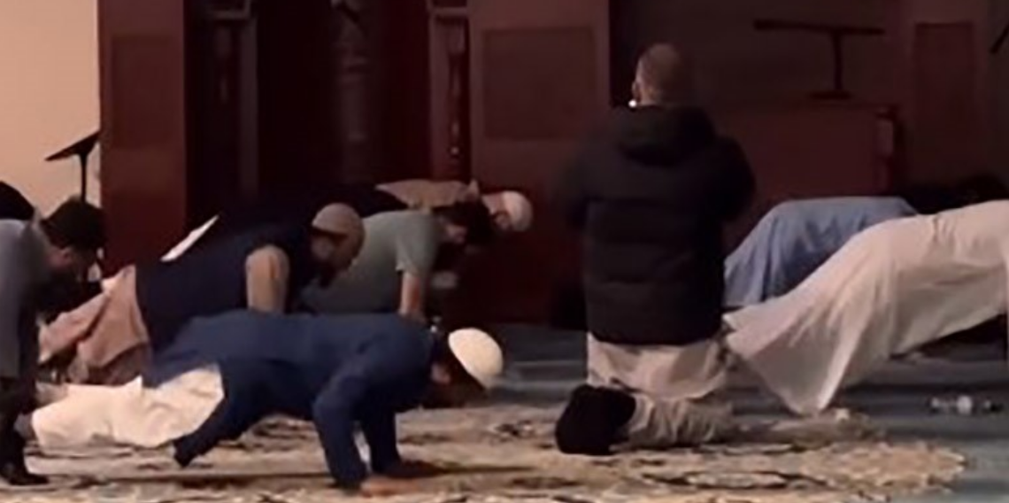 Trabzonlu İmam'dan Teravih Sonrası 61 Şınav 