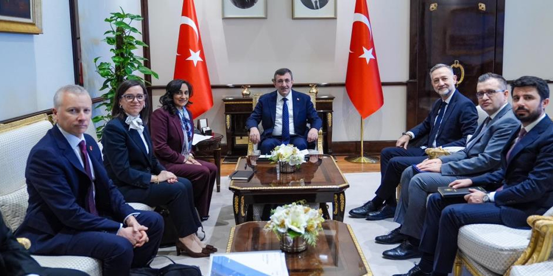 Yılmaz, Kanada Dışişleri Bakanı Anand'ı kabul etti