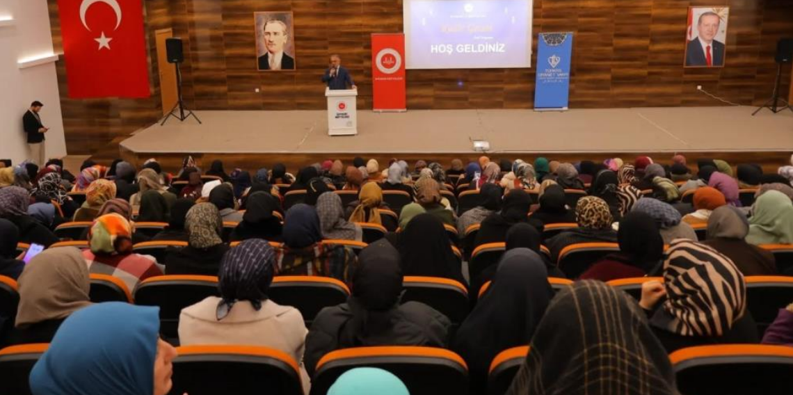 Bayburt’ta kadınlara yönelik Kadir Gecesi programı düzenlendi