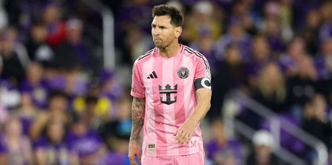 Lionel Messi kariyerindeki 900. golünü attı