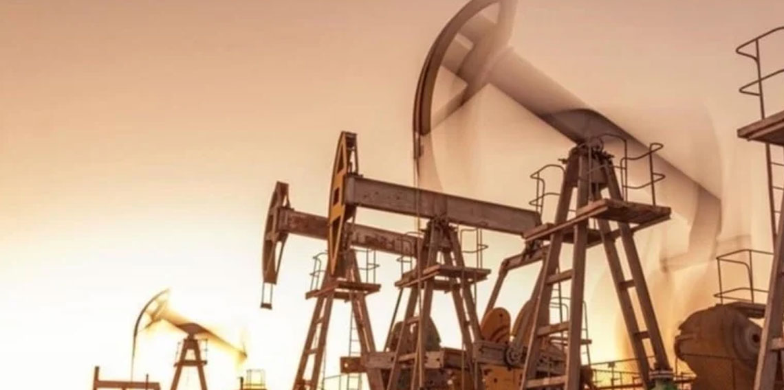 Brent petrolün vadeli varil fiyatı 113,85 dolardan işlem görüyor