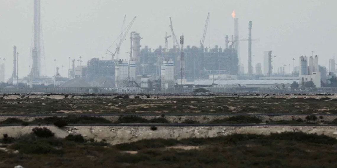 İran, İsrail ve ABD'yi Orta Doğu'da vuruyor: 3 ülkede enerji tesisleri hedef alındı