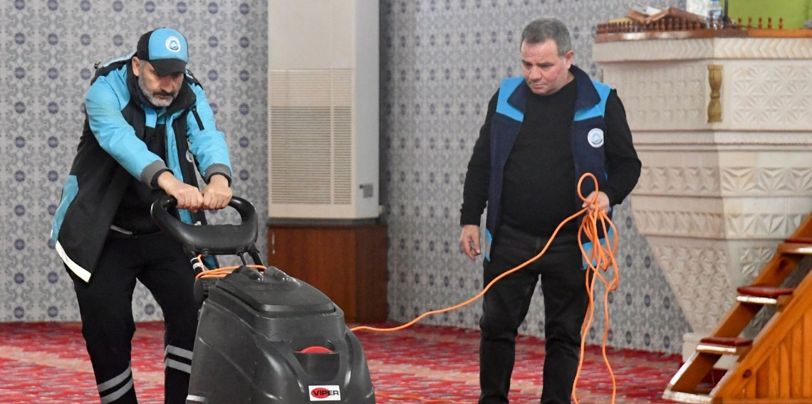 Trabzon'da Camilerde Bayram Temizliği