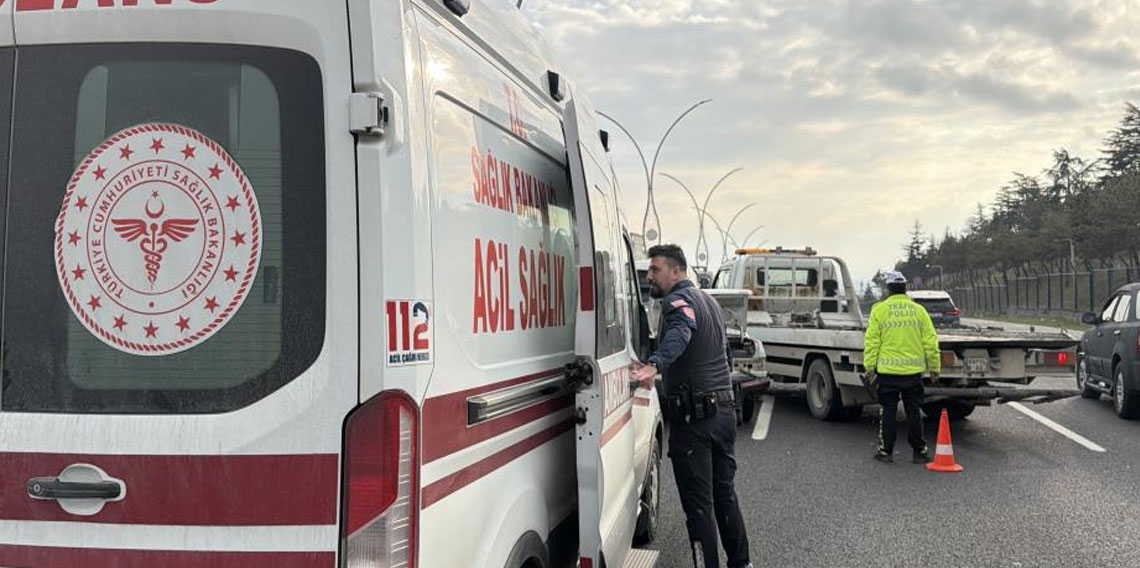 Ankara'da 4 araçlı zincirleme kaza: 3 yaralı