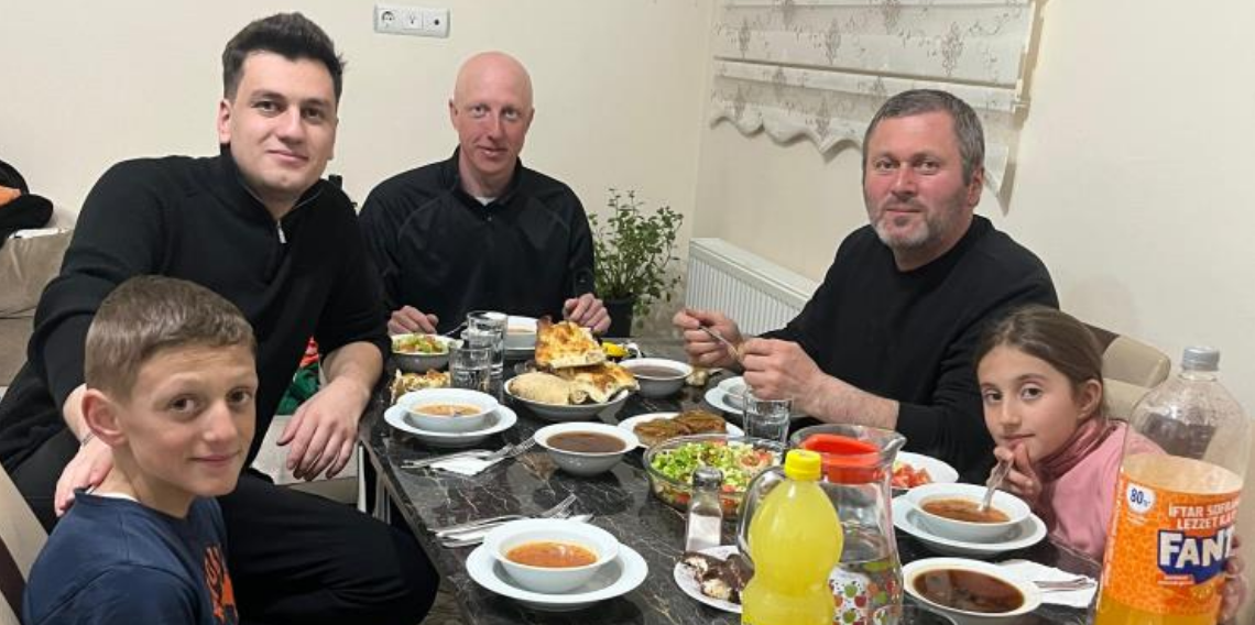 Alman Turist Simon, Bayburt’ta Misafirperverlikle Tanıştı