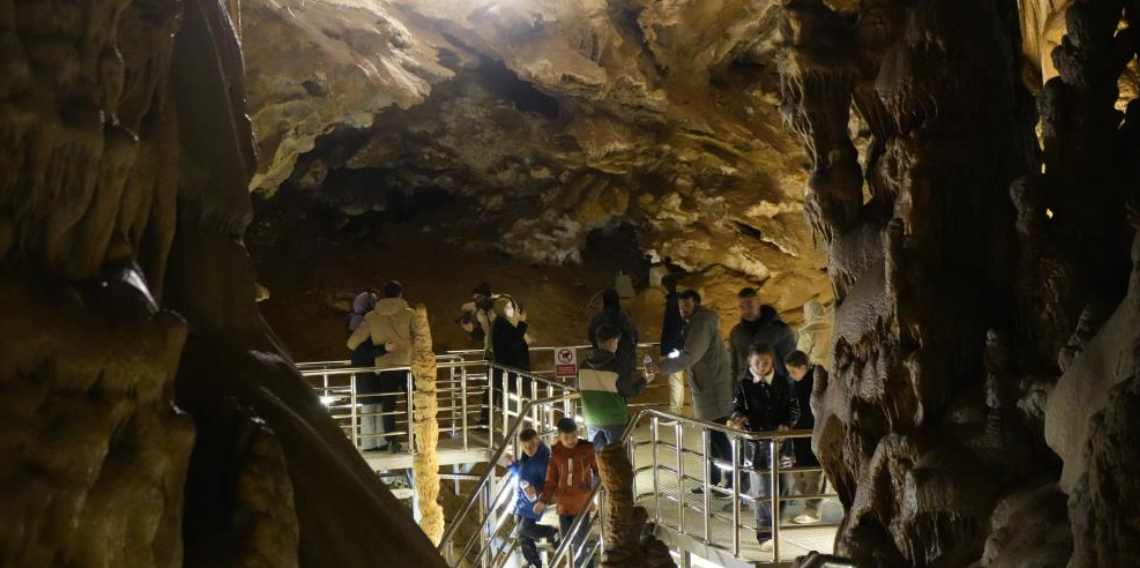 Karaca Mağarası Bayramda Ziyaretçi Akınına Uğradı,