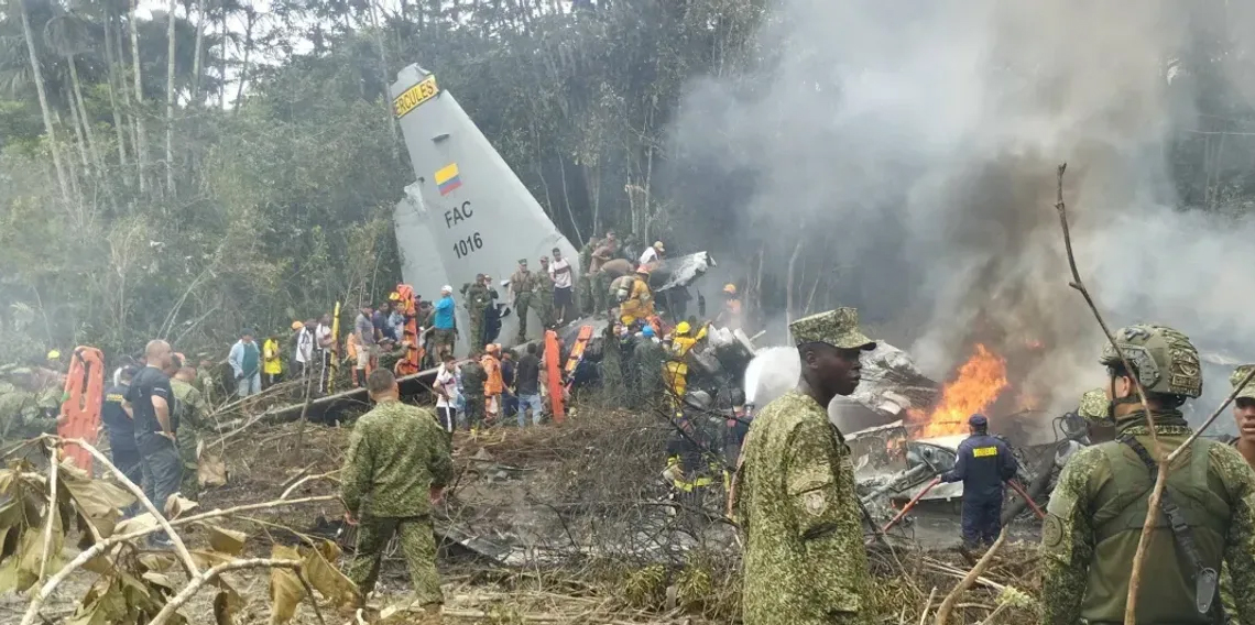 Kolombiya'da düşen askeri uçakta 66 kişi hayatını kaybetti