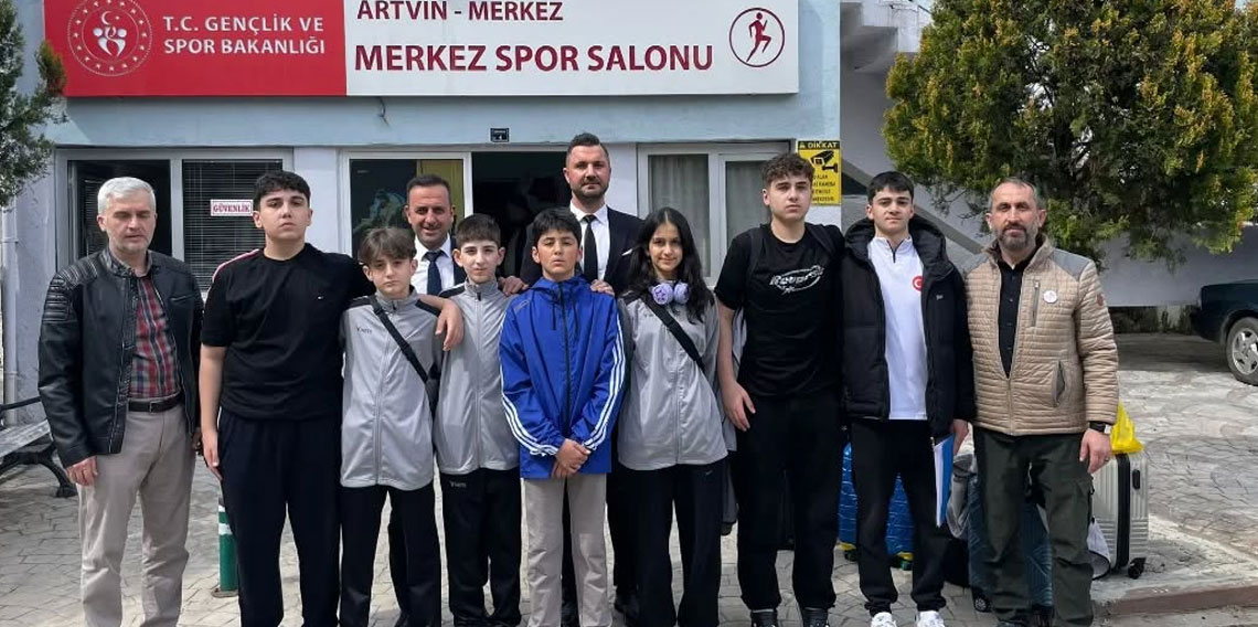 Artvinli Taekwondocular madalya için Antalya’ya gitti