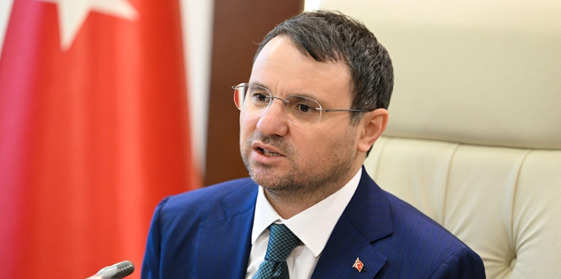 Bakan Gürlek, Özel ve Emir'den kazandığı 150 bin liralık tazminatı AFAD'a bağışladı