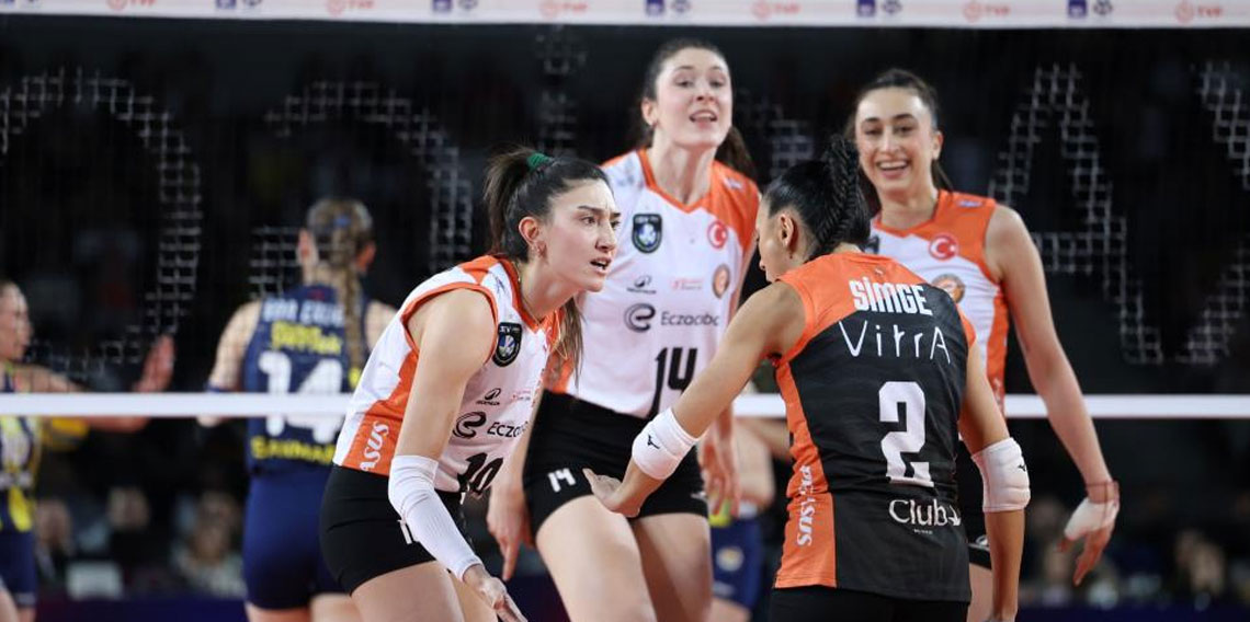 Eczacıbaşı Dynavit, Kupa Voley'de adını finale yazdırdı