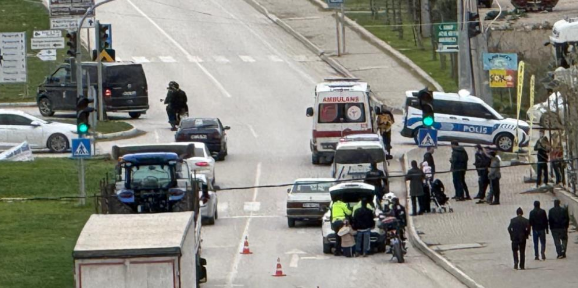 Vezirköprü’de Zincirleme Kaza: 4 Kişi Yaralandı